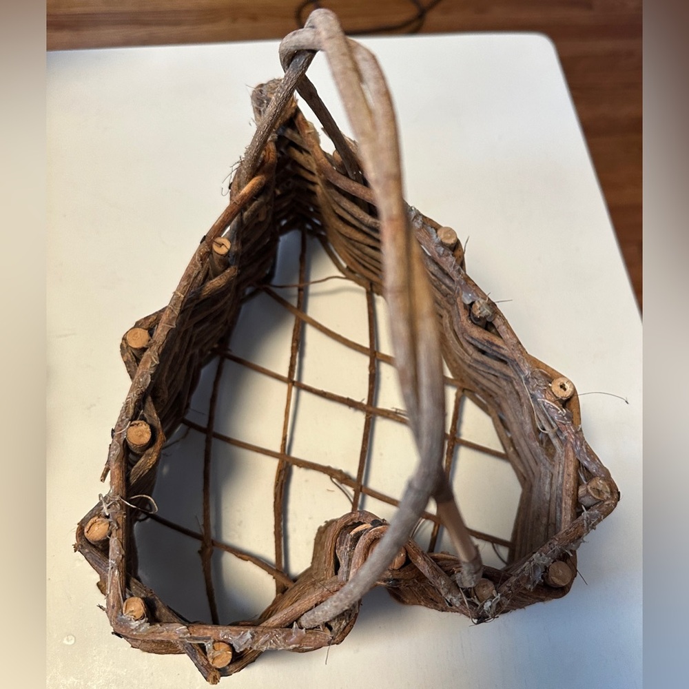Heart Shaped Handle Basket